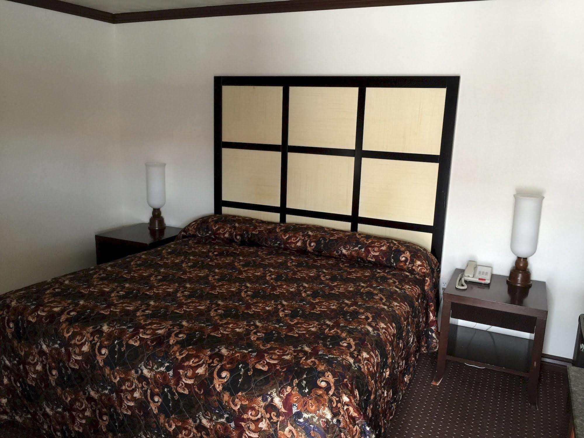 Roswell Inn ภายนอก รูปภาพ