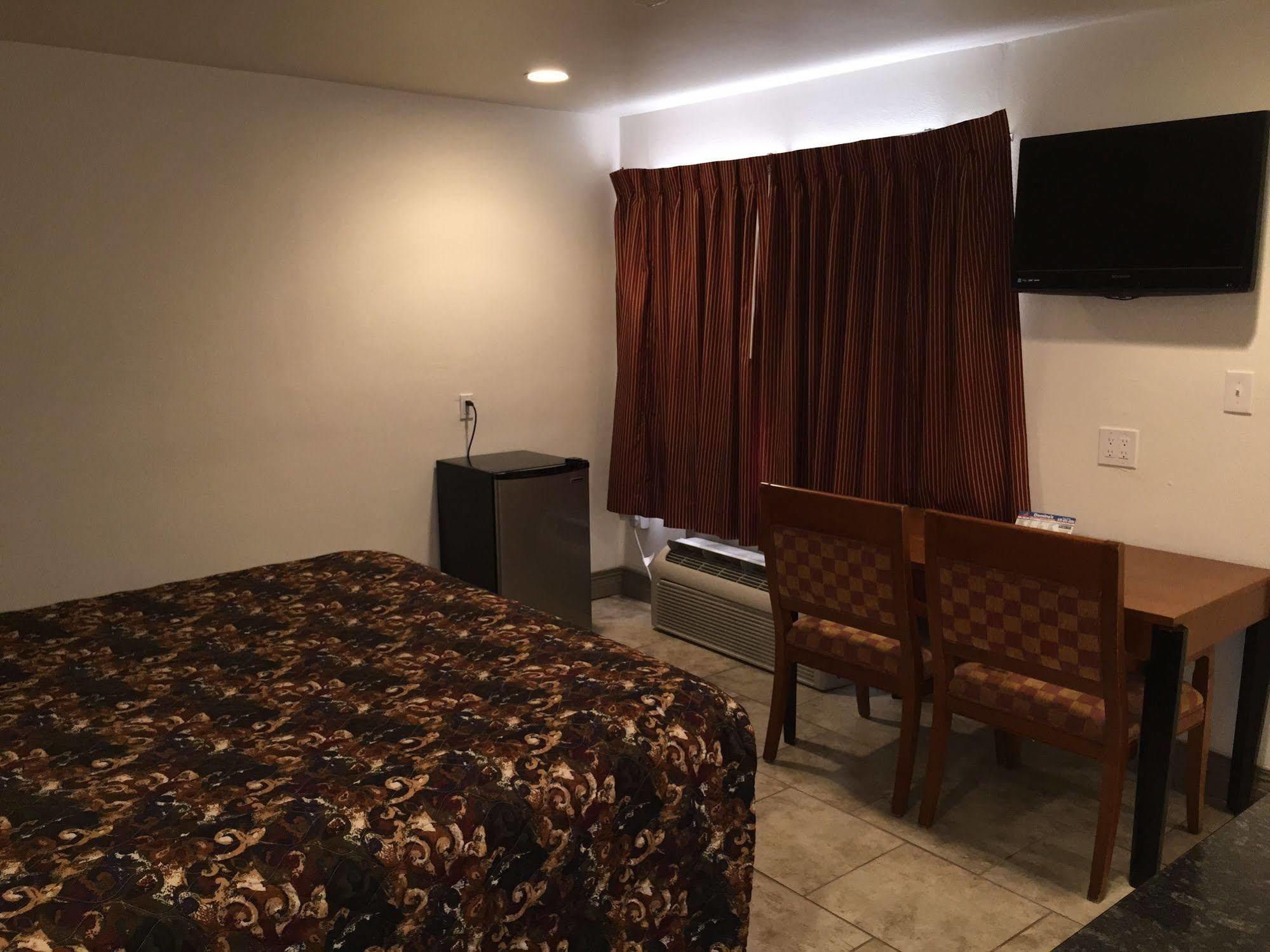 Roswell Inn ภายนอก รูปภาพ